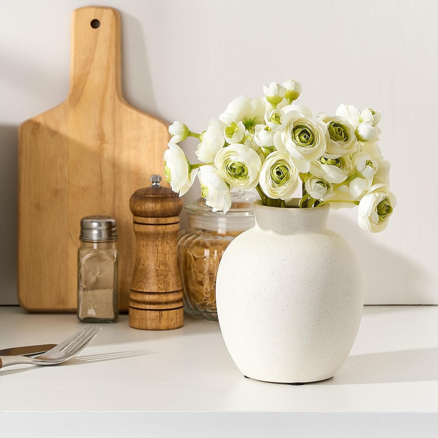 White Rustic Ceramic Vase 15 cm: image 8