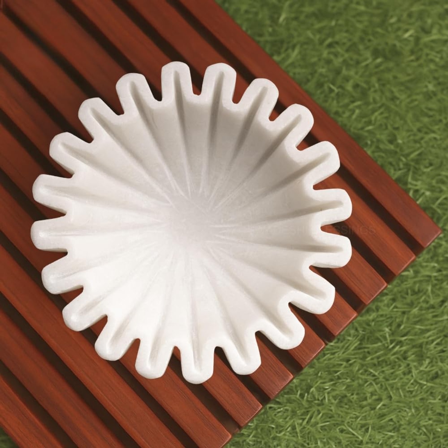 Marble Ruffle Bowl