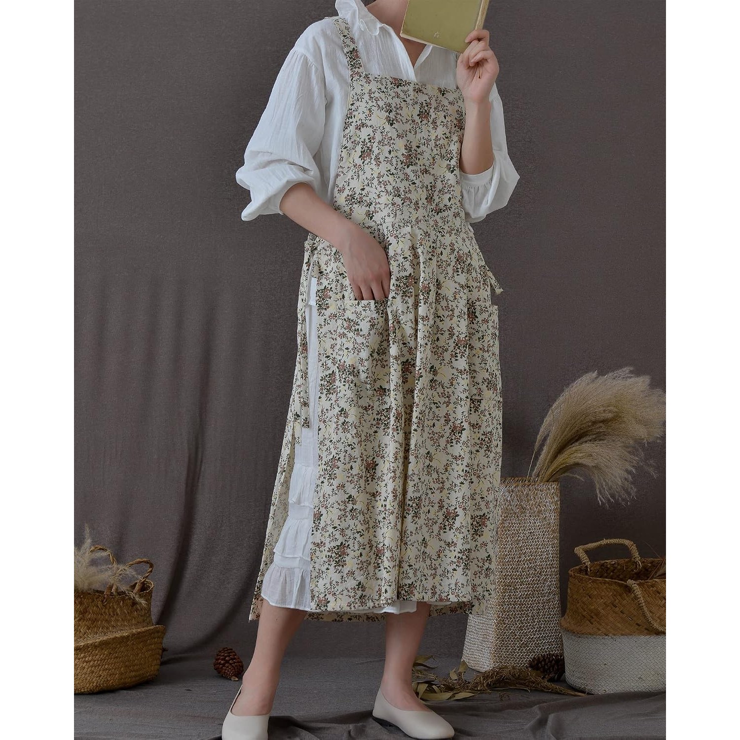 Japanese Style Washed Cotton Pinafore Apron with Pockets: image 2